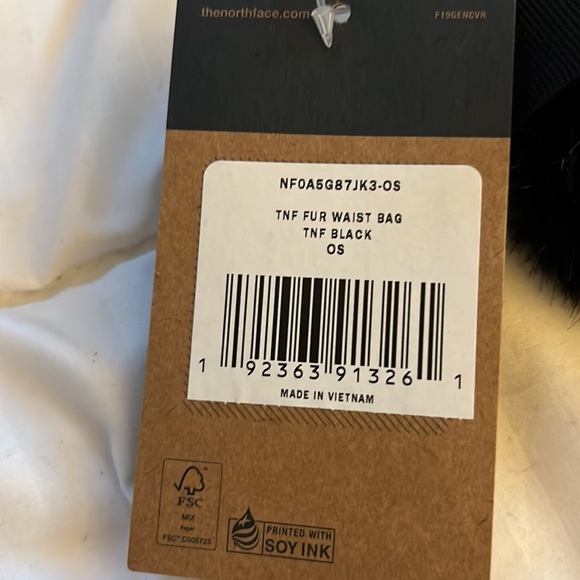 Brand New with Tags Authentic Supreme / North Face Black Fur Waist Bag - Picture 4 of 5